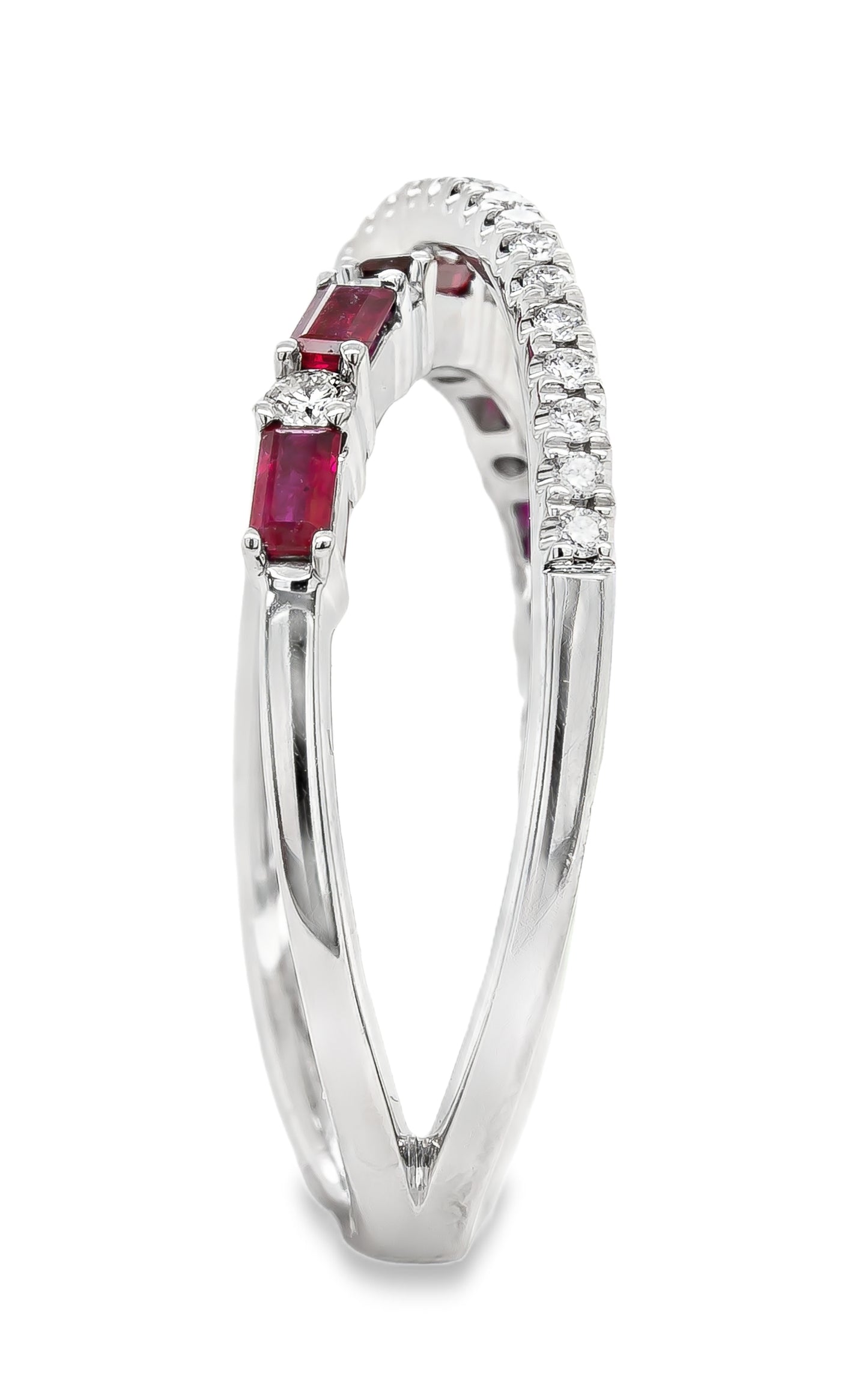 14K white gold and ruby fashion ring